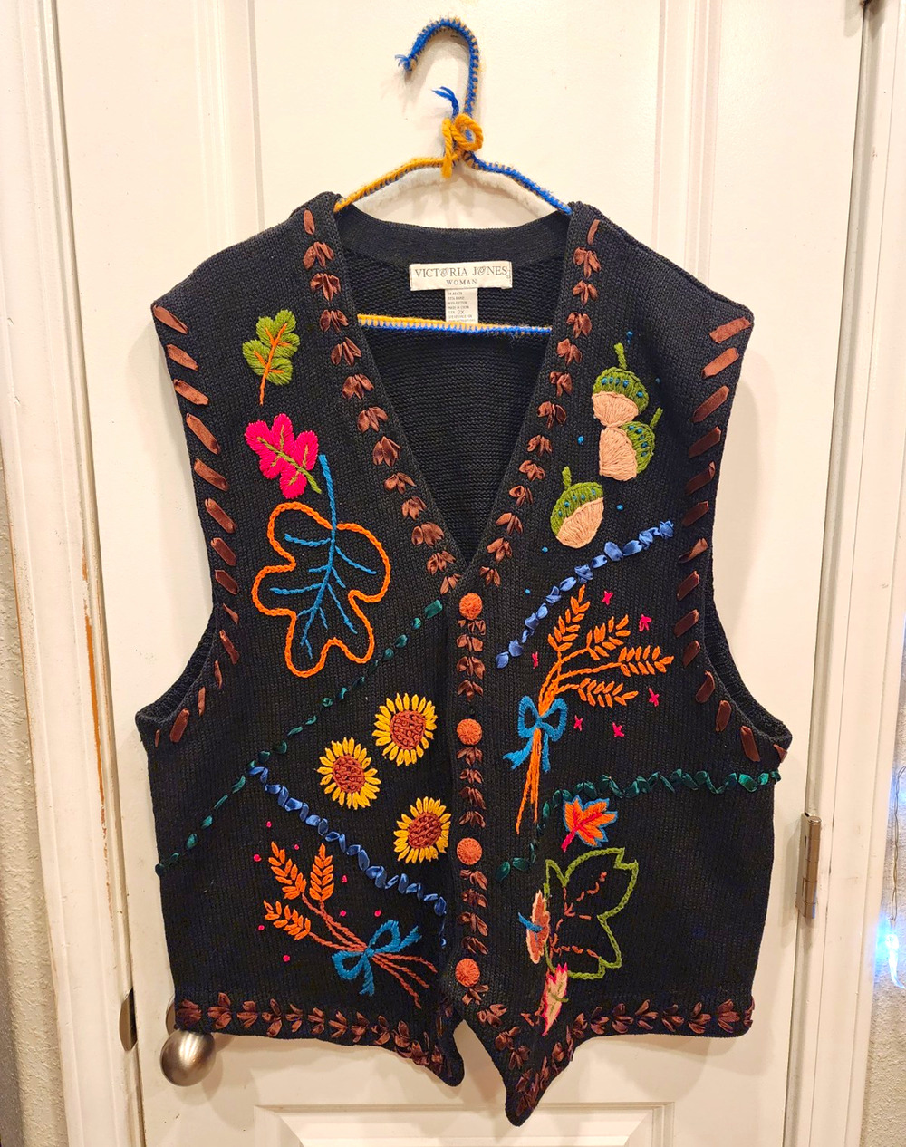Victoria Jones 2X Fall Sweater Vest Leaves Sunflowers Acorns Woven Ribbon Trim